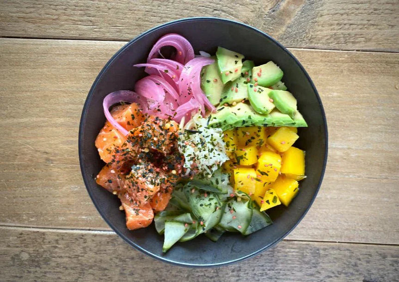 Poke bowl with salmon and furikake - Lofoten Seaweed